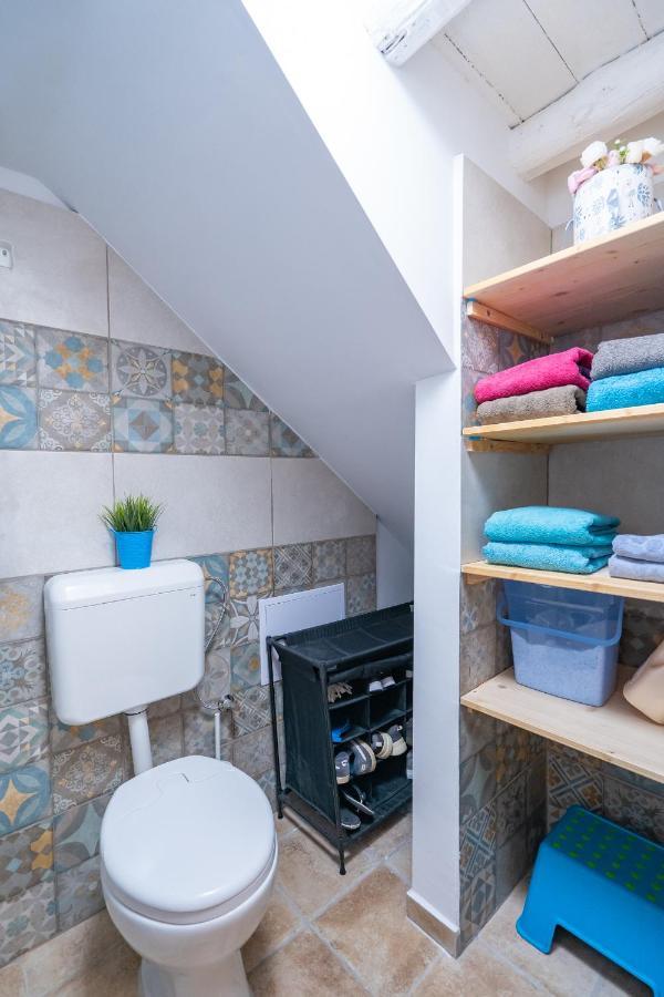 House Nova Case de vacanță Stara Baška