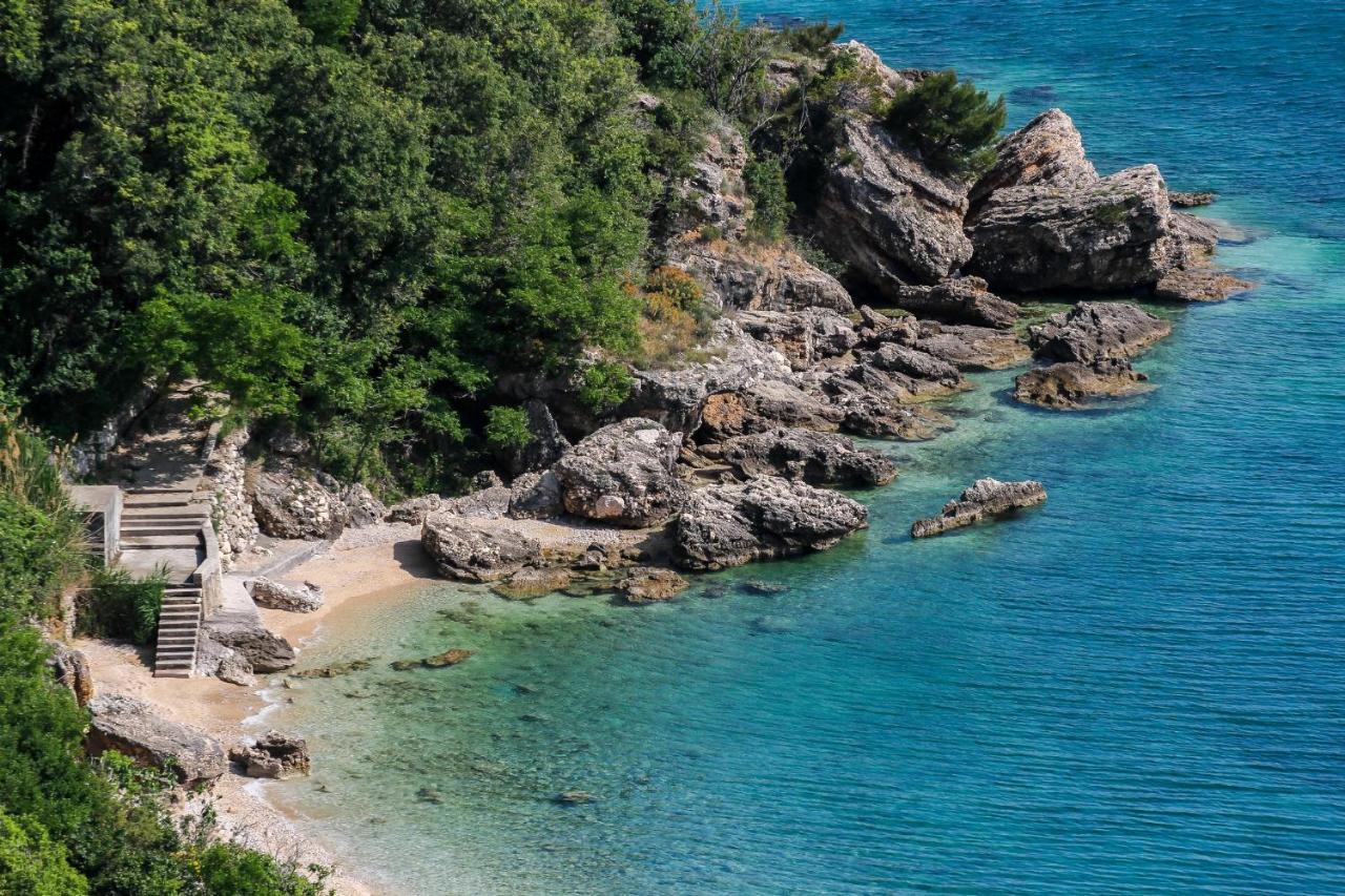 House Nova Case de vacanță Stara Baška