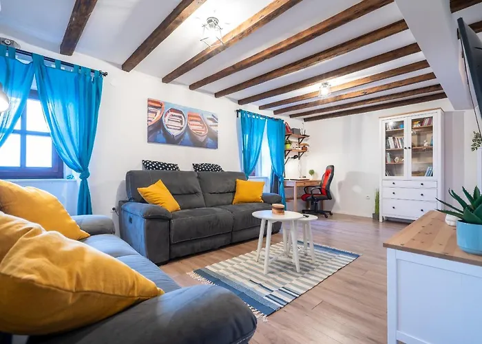 Holiday House Nova